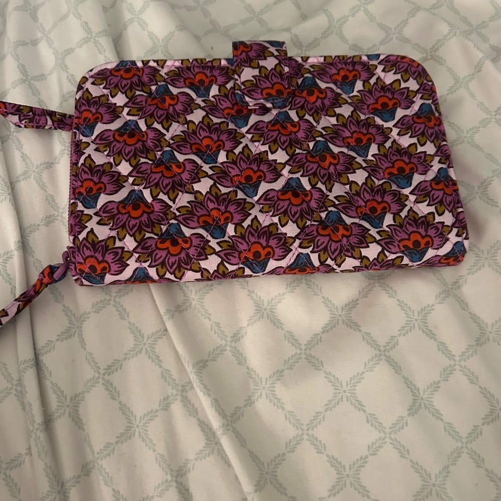Vera Bradley scaevola fan essential tab wallet NWT